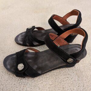 Taos Charade Black Sandals, Size 42